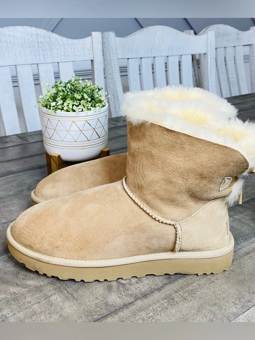 UGG Women’s Mini Bailey Bow II Boots Suede Sheepskin Tan Beige Size 10